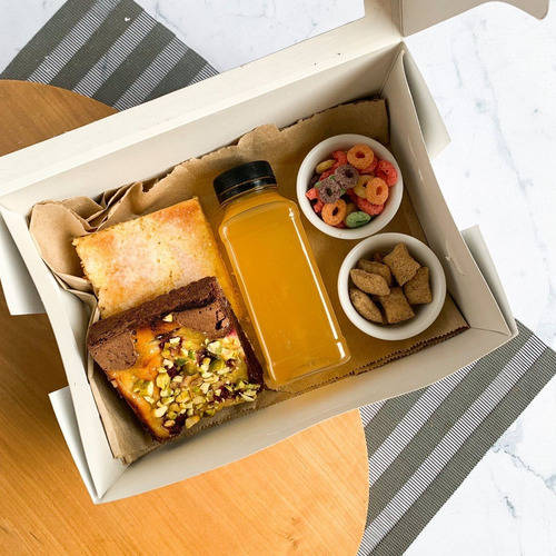 Caja Para Desayuno Mediana Blanca C/visor X 20 U.