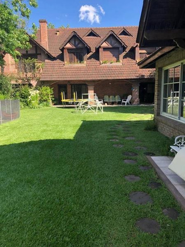Imagen 2 de 21 de Casa En Venta 5 Dormitorios. La Horqueta. San Isidro.