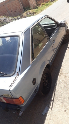 Imagem 2 de 4 de Ford Escort Cht
