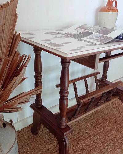 Mesa Auxiliar Antigua Con Revisteros