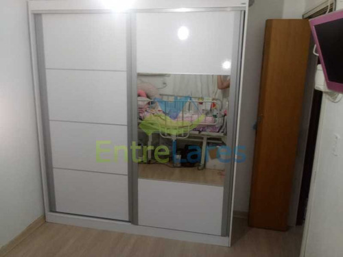 Imagem 6 de 15 de Portuguesa 2 Quartos, Cozinha Americana, Banheiro Com Box Blindex, Hidráulica E Elétrica Novas, 1 Vaga De Garagem. Apartamento - Ilap20483