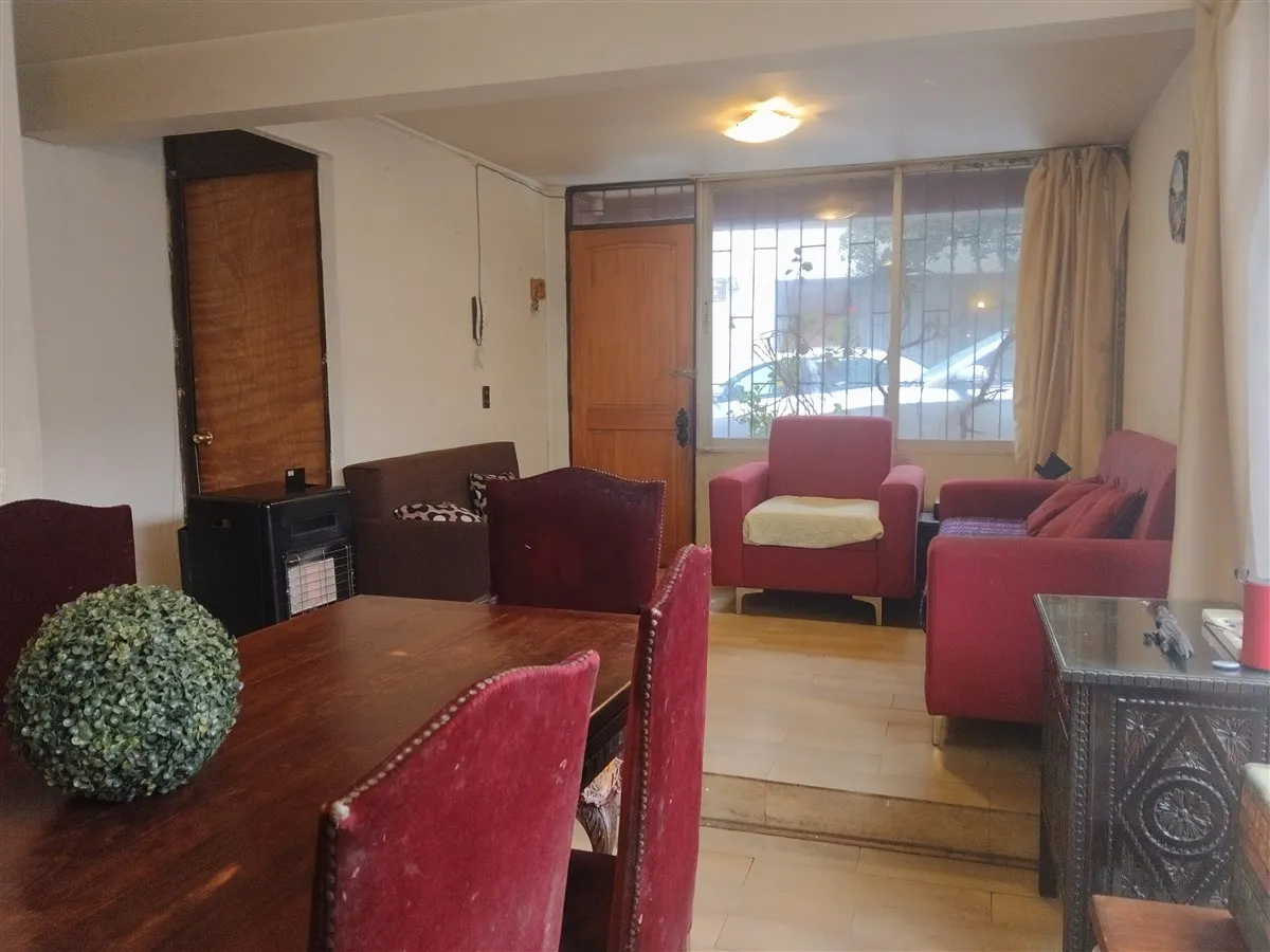 Imagen 2 de 10 de Casa En Venta De 4 Dorm. En Ñuñoa