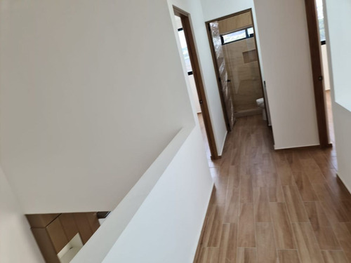 Se Vende Casa En Cañadas Del Arroyo, 4ta Recamara En Pb, Jardín, Doble Altura !