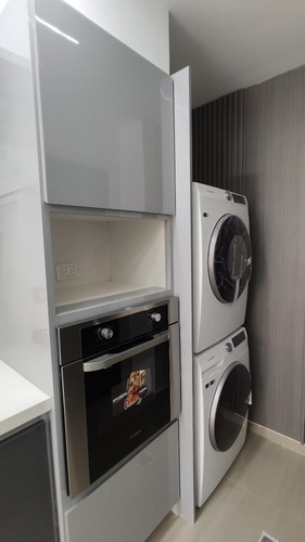 Se Alquila Apartamento A Estrenar En La Urb. Las Chimeneas, Res Montecarlo