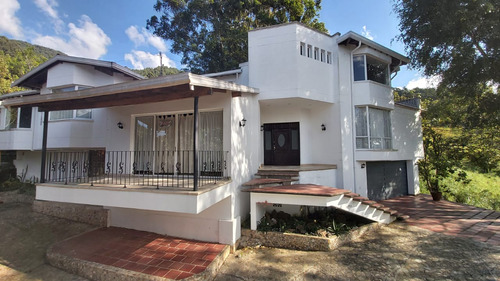 Casa Unifamiliar En Venta En Envigado, Vereda Santa Catalina.