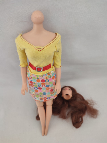 Lote De Ropa Y Muñeca Barbie Varios (Usado)