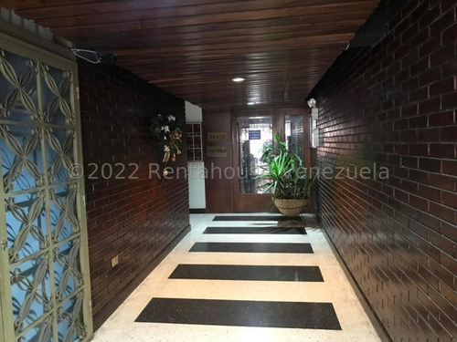 Lindo Apartamento En Excelente Zona Listo Para Mudarse La Trtinidad 23-19389 - Jca