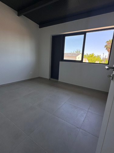 Venta Dúplex 2 Dormitorios Maipú Con Cochera