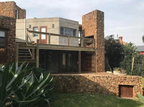 Casa En Venta De 3 Dormitorios En Montoya