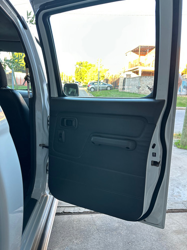 Nissan NP300 2.5 Cabina Doble 133cv 4x2
