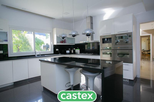 Imagen 8 de 30 de Magnífica Casa De 5 Dormitorios En Venta En La Lomada De Pilar