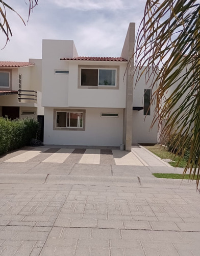 Se Vende Casa En Fracc Palma Real Celaya 