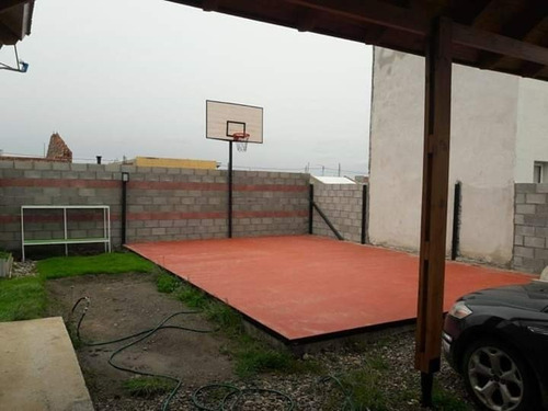 Hermosa Casa Moderna, Funcional, Amplia Y Luminosa; Con Patio Parquizado, Cancha De Basquet, Sauna E Invernadero. Totalmente Equipada Y Con Todos Los Servicios.apta Credito Hipotecario.