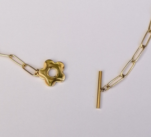 Imagen 2 de 3 de Collar Dorado Dije Flor Eslabones Buchón Broche T Mujer