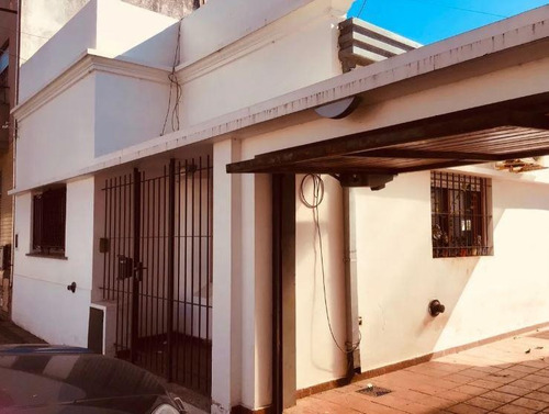 Casa Venta 2 Dormitorios 2 Baños 2 Cocheras, Jardin Terreno 10 X 20 Mts - 200 Mts 2- La Plata