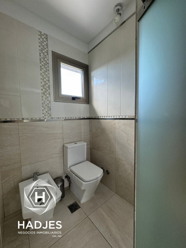 Casa En Venta, Nuevo Quilmes Moderna Con Piscina A La Laguna