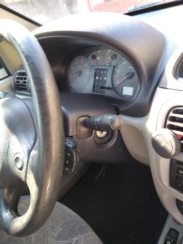 Renault Clio 2005 1.6 16v Privilège Hi-flex 5p