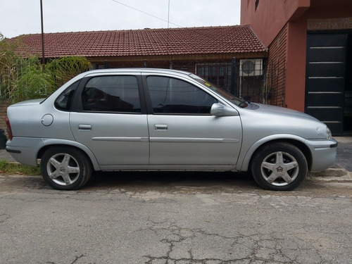 Imagen 4 de 9 de Chevrolet Corsa Classic Gls 1.4n