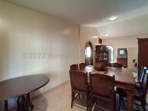 Imagen 2 de 13 de Leida Falcon Rentahouse Vende Casa En Valles De Camoruco Valencia 22-19964 Lf