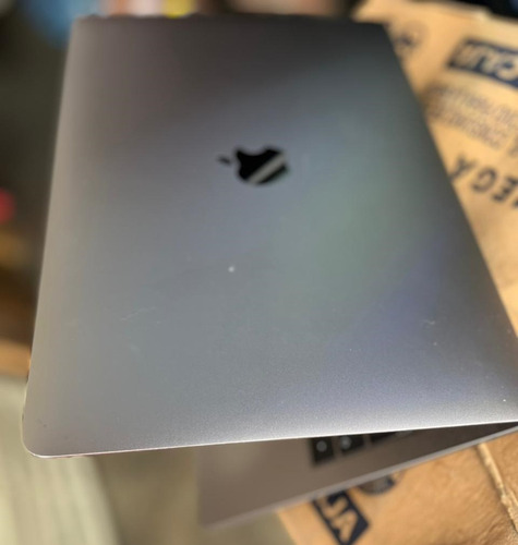 Macbook Pro 13, 2017, Core I5, 8 Gb, 256 Gb Ssd Macbook Pro Plateado (Usado)