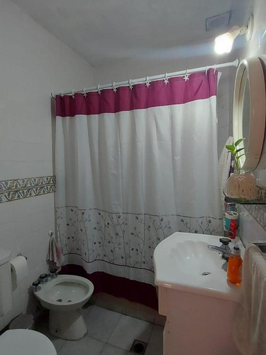 Venta - Casa En Beccar Con Dos Viviendas En Block Y Garage. Ideal Inversión.