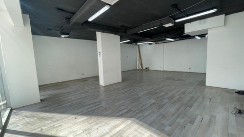 Amplio Local En Santa Beatriz 133 A Pasos De Providencia