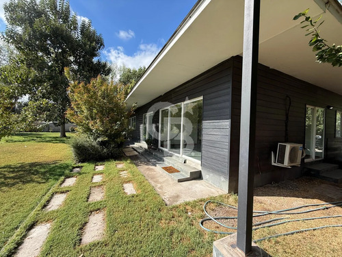 Linda Casa En Chicureo Con Galpon Y Oficina Cbg.