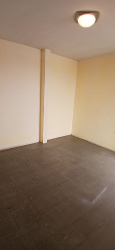 Alquilo Depósito De 11m2 En San Isidro!