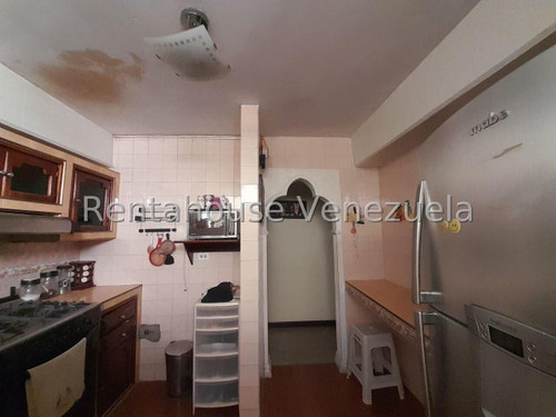 Maribel Morillo Asesor Inmobiliario De Rentahouse Vende Conservado Y Comodo Apartamento; De 95m2 Con 3 Hab. Y 2 Baños; Conjunto Privado Con Vigilancia; Condominio Arcas De Norte; Este De Barquisimeto