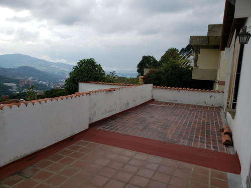 Los Naranjos Del Cafetal Hermosa Vista Calle Privada Vigilancia Tanque 10.000lts Renovada 2 Cocinas 4h/5b/4 Puestos Súper Oportunidad!! Hermosa Vista Oportunidad