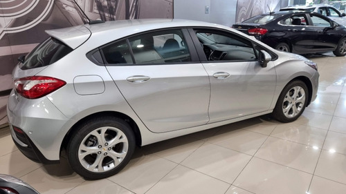 Imagen 2 de 19 de Chevrolet Cruze Lt Automático 5 Puertas 0km 2022