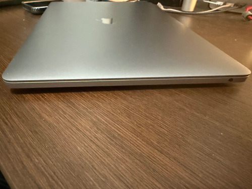 Apple Macbook Pro A2289 (2020) I5 1.4ghz - 8 Gb Ram - 256ssd Gris (Usado)