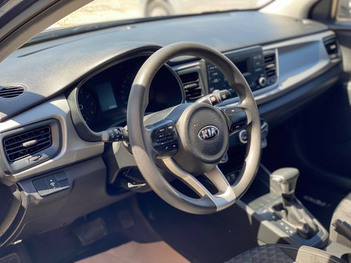 Imagen 5 de 9 de Kia Rio 2020