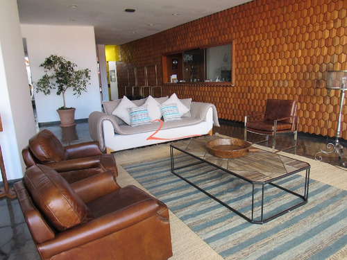 Apartamento En Península 2 Dormitorios Con Vista Al Puerto- Ref: 5328
