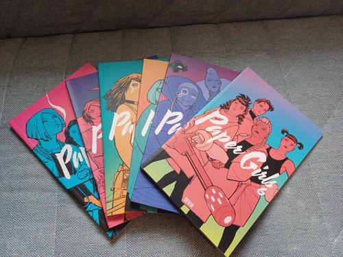 Coleção Paper Girls Completa - Devir - 6 Volumes (Usado)