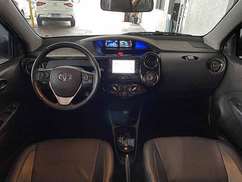 Toyota Etios 1.5 Platinum Sedan 16v Flex 4p Automático