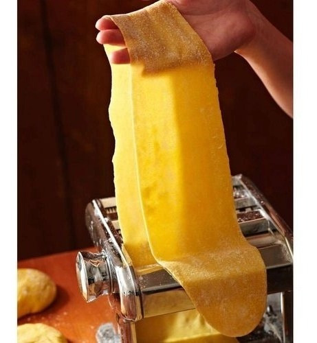 Imagem 7 de 10 de Máquina Massa Macarrão Caseiro Manual Abre E Corta Inox