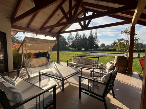 Casa Chilena En Condominio Con Club De Golf En Linderos