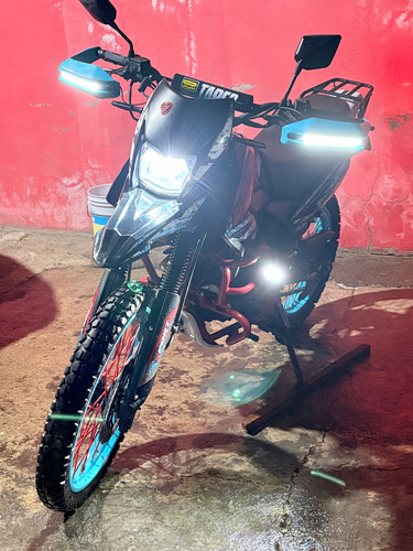 Moto De Uso En Buen Estado, Solo Detalles Estéticos Funciona