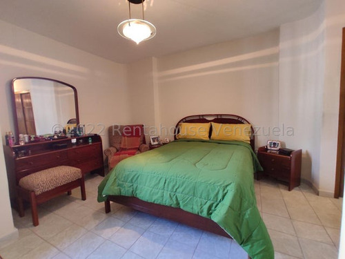 Gjg 25-10982 Vende Espacioso Apartamento 133 Mts2 Urb San Isidro Maracay