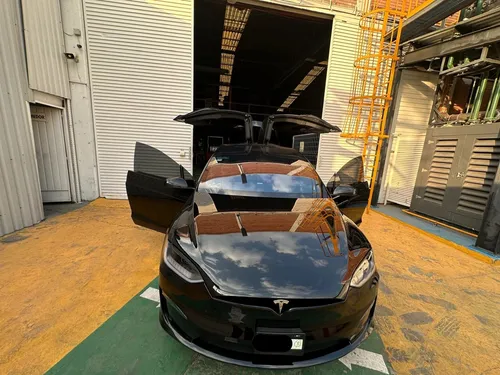 Tesla Model X 2024