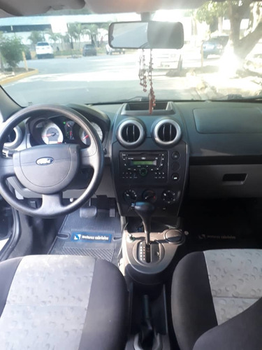 Ford Fiesta Max Automatico