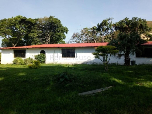 Julio Latouche 25-16896 Finca Ganadera En Venta Carabobo, 267 Hectáreas, Casa Principal De 550 Mts2, Dos Lagunas Para Riego.