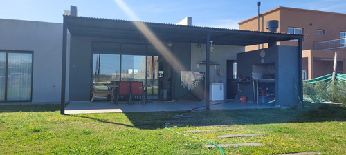 Casa En Alquiler 4 Amb - C.c Manuel Belgrano, Ing. Maschwitz