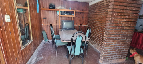 Casa En Venta De 3 Dormitorios C/ Cochera En Cosquín