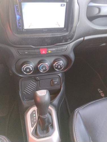 Jeep Renegade 1.8 Flex Aut. 5p