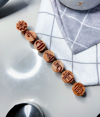 Imagem 6 de 10 de Kit 7 Carimbos Para Brigadeiro Natal Papai Noel Docinho