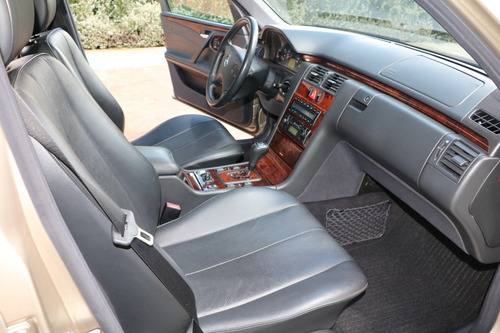 Imagen 8 de 14 de Mercedes Benz E320 Elegance