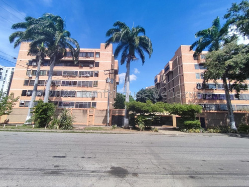 Kl Vende Espectacular Apartamento En El Oeste De Barquisimeto #23-15308