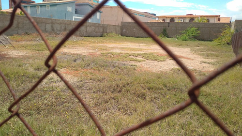 Imagen 4 de 4 de En Venta Terreno En Lecheria-zonificación R2- De 874 M2